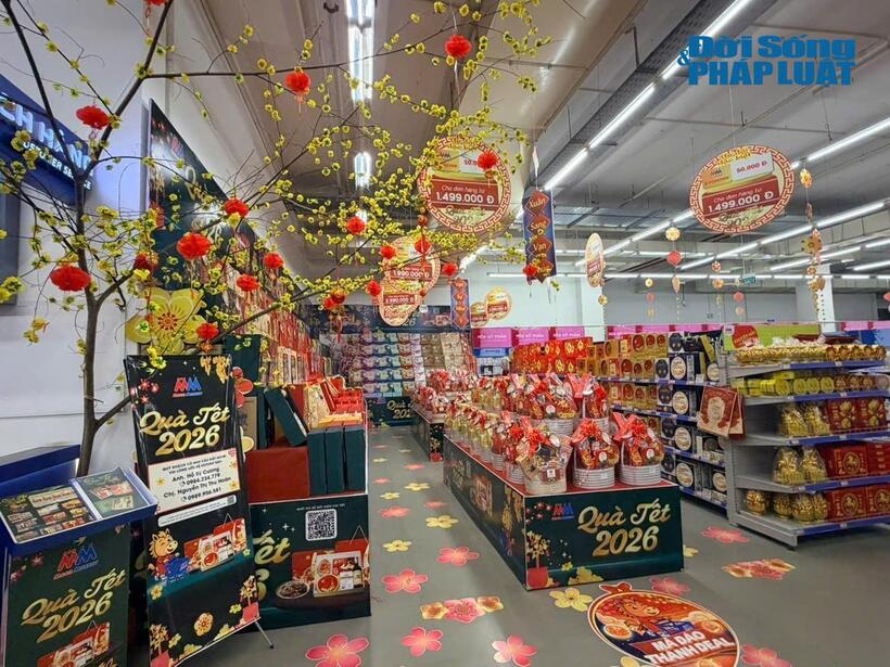 Các giỏ quà Tết năm nay được thiết kế đa dạng, từ các sản phẩm thuần Việt đến hàng nhập khẩu.