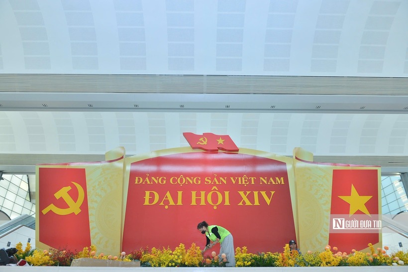 Tại Trung tâm Hội nghị Quốc gia (Hà Nội) - nơi diễn ra Đại hội đại biểu toàn quốc lần thứ XIV của Đảng, hiện nay, các hạng mục khánh tiết, hậu cần, trang trí, lễ tân... đã được chuẩn bị chu đáo, sẵn sàng phục vụ tổ chức Đại hội, từ ngày 19 đến 25/1/2026.