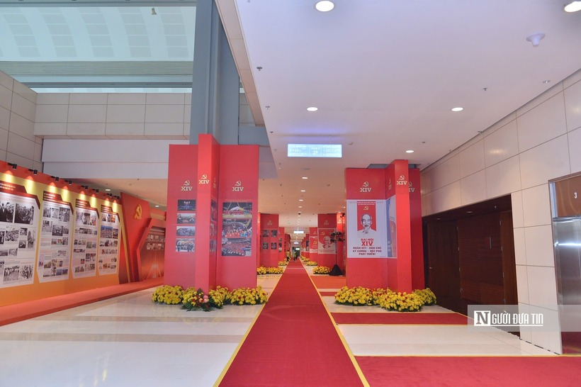 Các không gian trưng bày được sắp xếp công phu, khoa học và trang trọng, vừa bảo đảm tính thẩm mỹ, vừa thể hiện chiều sâu nội dung, tái hiện sinh động những dấu mốc, thành tựu và định hướng lớn của Đảng, tạo điểm nhấn ý nghĩa trong tổng thể công tác tuyên truyền phục vụ Đại hội.