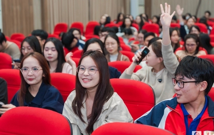 Sinh viên Đại học Công nghiệp Hà Nội tham gia hoạt động ngoại khóa. (Ảnh: HaUI/Tuổi trẻ).