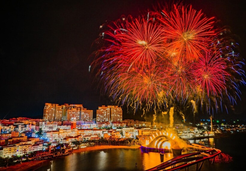 Show diễn kết hợp pháo hoa nghệ thuật mang dấu ấn Sun Group tại Phú Quốc. (Ảnh: Ánh Dương)