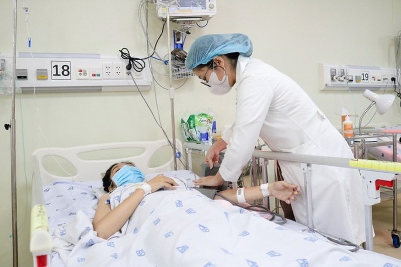 Bệnh nhân mang thai lần thứ tư, được đưa vào khoa cấp cứu trong tình trạng lừ đừ, mệt mỏi, sốt cao, đau bụng dữ dội kèm tụt huyết áp. Ảnh minh họa.