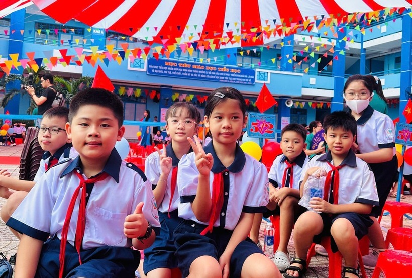 Theo hướng dẫn của Sở GD&ĐT TP.HCM, quy trình đăng ký tuyển sinh trực tuyến đầu cấp năm học 2026-2027 gồm 5 bước. Ảnh minh họa