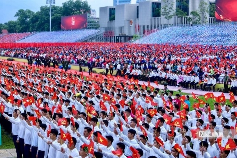 Điều hòa, cân bằng lợi ích giữa Nhà nước và nhân dân, giữa yêu cầu quản trị vĩ mô và nguyện vọng chính đáng của xã hội.