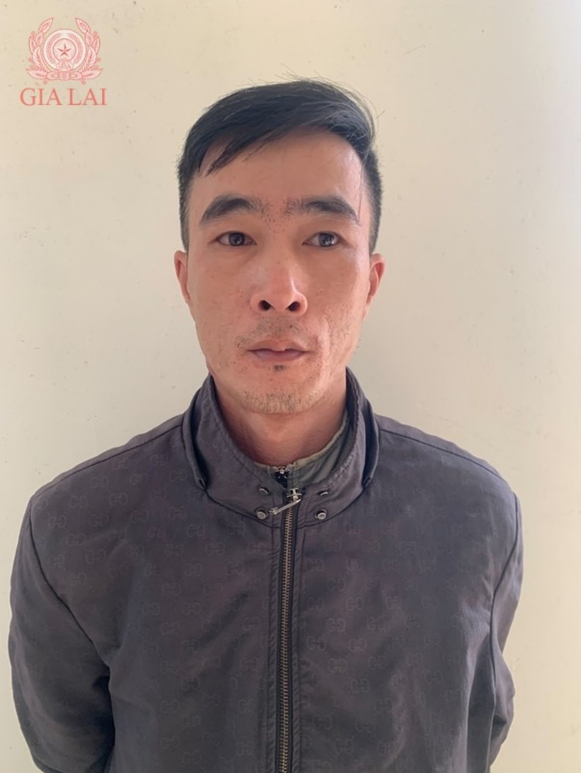 Công an phường Hội Phú, tỉnh Gia Lai vừa bắt giữ thành công đối tượng truy nã Lê Thanh Toàn sau hơn 1 năm lẩn trốn.