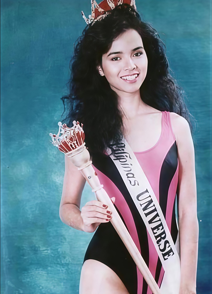 Hoa hậu Hoàn vũ Philippines 1989 Sarah Jane Paez-Santiago thời điểm đăng quang.