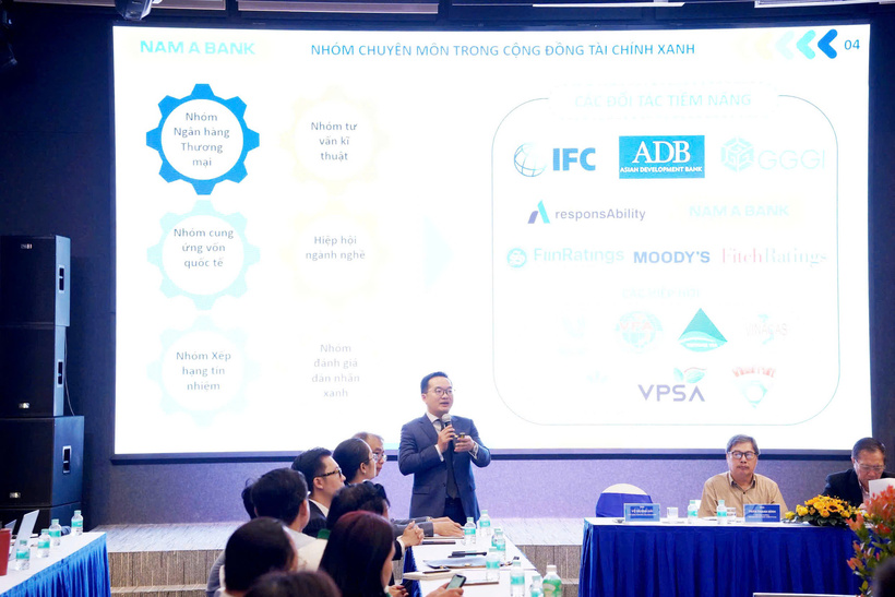 Ông Võ Hoàng Hải – Phó Tổng Giám đốc Nam A Bank trình bày Sáng kiến Cộng đồng tài chính xanh trong Trung tâm Tài chính Quốc tế.