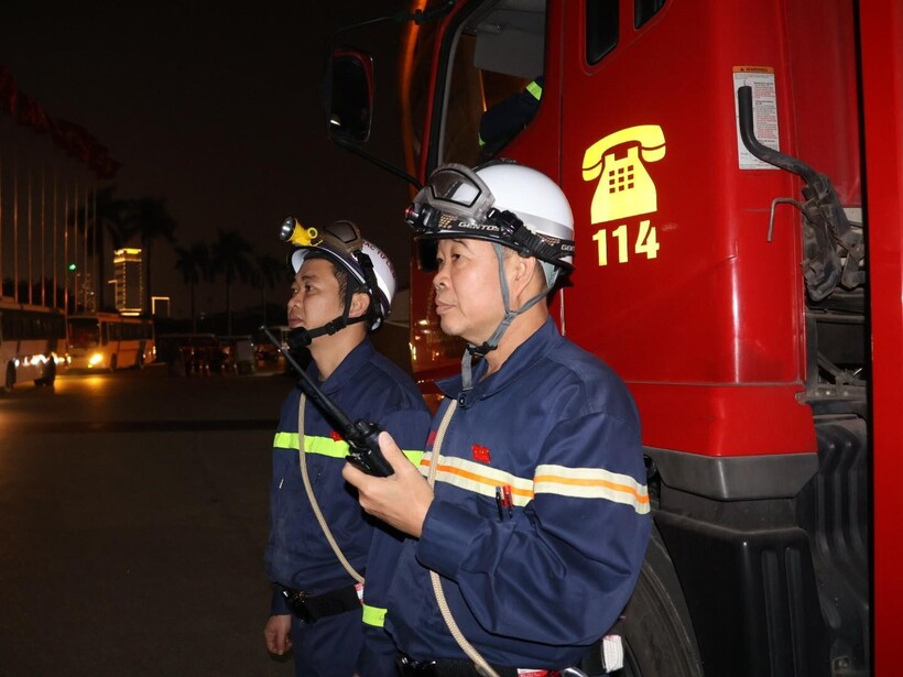 Lực lượng Cảnh sát PCCC và CHCN bảo đảm công tác PCCC tại nơi diễn ra sự kiện.