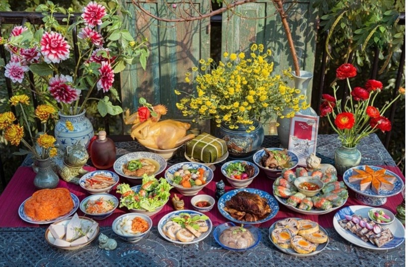 Trong văn hóa Việt Nam, tháng Chạp là tháng của sự chuẩn bị, là thời gian chuyển giao giữa năm cũ và năm mới.