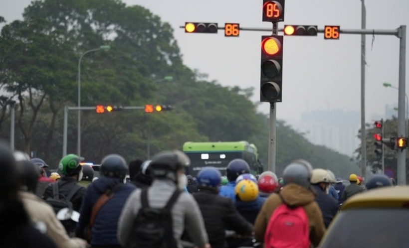 Cá nhân có nhiều hành vi vi phạm bị tước quyền sử dụng giấy phép lái xe sẽ không bị cộng dồn thời hạn tước giấy phép lái xe mà chỉ áp dụng mức tối đa của khung thời hạn. (Ảnh minh họa)