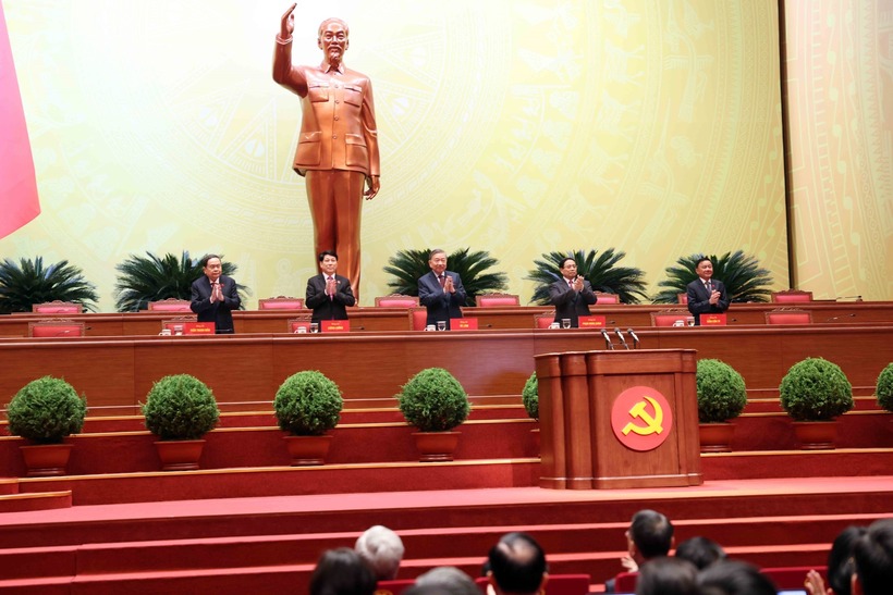 Các đồng chí lãnh đạo chủ chốt của Đảng, Nhà nước chủ trì phiên họp trù bị Đại hội XIV của Đảng. (Ảnh: TTXVN)