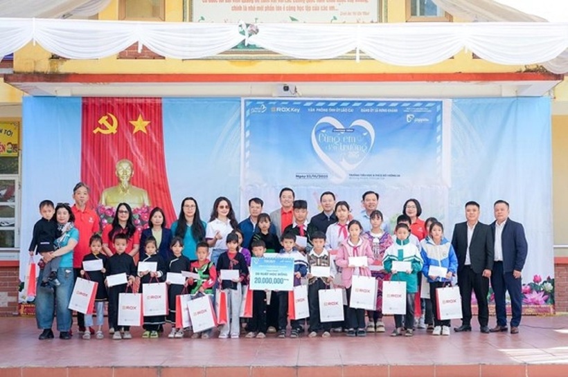 ROX Share - hành trình sẻ chia bền bỉ, đưa giá trị thuận ích lan tỏa đến cộng đồng và xã hội.