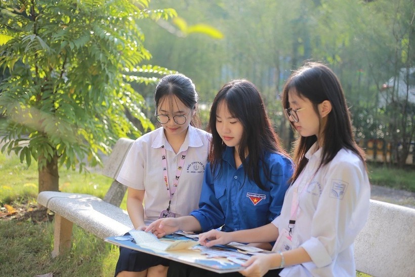 Học sinh Trường THPT chuyên Nguyễn Trãi. Ảnh: Dân trí