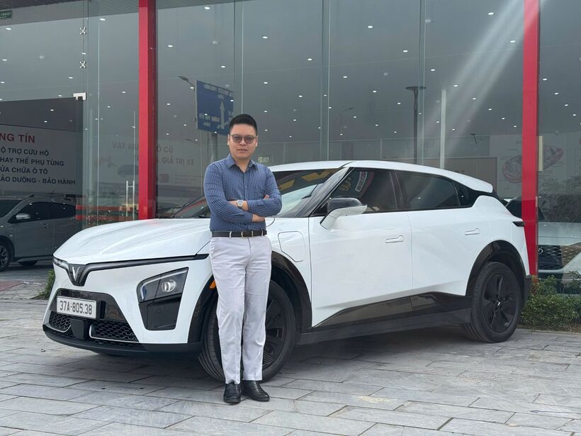 Anh Trịnh Việt An (Nghệ An) chuyển sang xe điện vì muốn tìm một chiếc xe vận hành ổn định cả ở tốc độ cao.