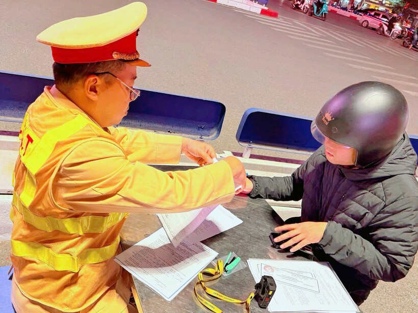 Việc kiểm soát chặt nồng độ cồn không chỉ nhằm phòng ngừa TNGT, mà còn là biện pháp quan trọng trong công tác bảo ANTT trên địa bàn.