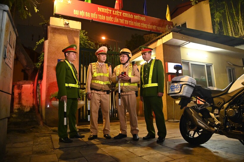 CSGT, Công an phường phối hợp TTKS, bảo đảm TTATGT, TTĐT trong tối 19/1/1026.