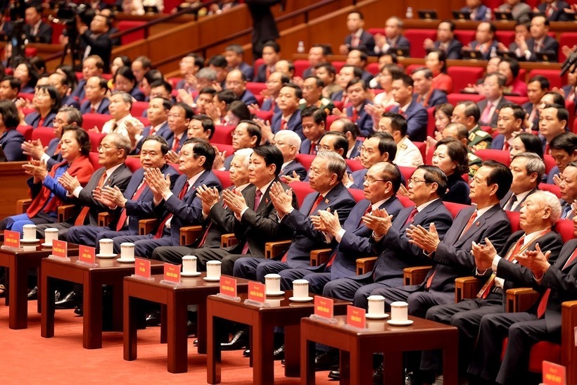 Các đồng chí lãnh đạo, nguyên lãnh đạo Đảng, Nhà nước dự phiên khai mạc Đại hội XIV của Đảng. (Ảnh: TTXVN)