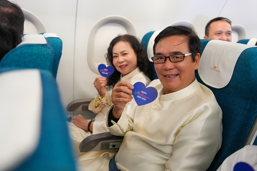 Khi hạnh phúc cất cánh từ chuyến bay đặc biệt của Vietnam Airlines đầu năm 2026 - 3