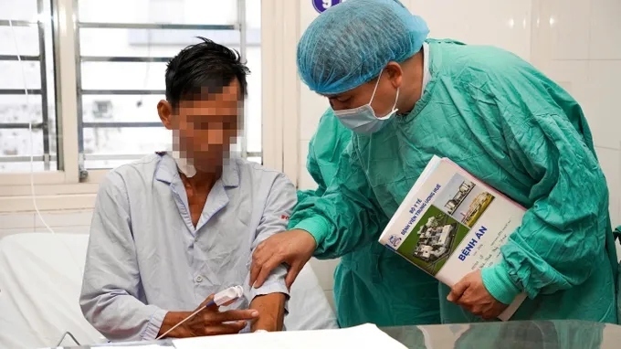 Sức khỏe bệnh nhân dần ổn định sau phẫu thuật. (Ảnh: Sài Gòn Giải Phóng).