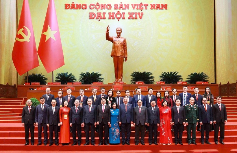 Lãnh đạo Đảng, Nhà nước chụp ảnh lưu niệm với Đoàn đại biểu Đảng bộ Mặt trận Tổ quốc, các đoàn thể Trung ương dự Đại hội XIV của Đảng.