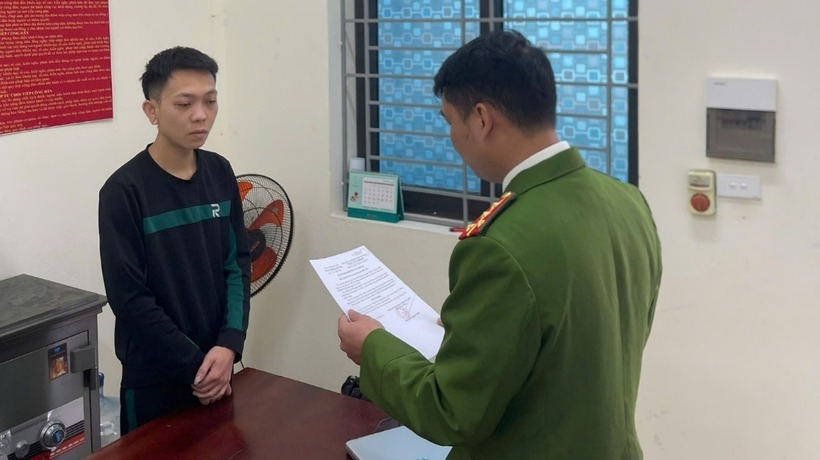 Công an xã Ái Quốc tống đạt Quyết định khởi tố vụ án, khởi tố bị can đối với Nguyễn Ngọc Tuấn