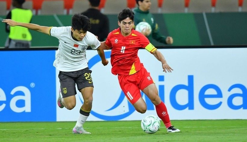 U23 Việt Nam (áo đỏ) vẫn còn trận tranh hạng ba với U23 Hàn Quốc.