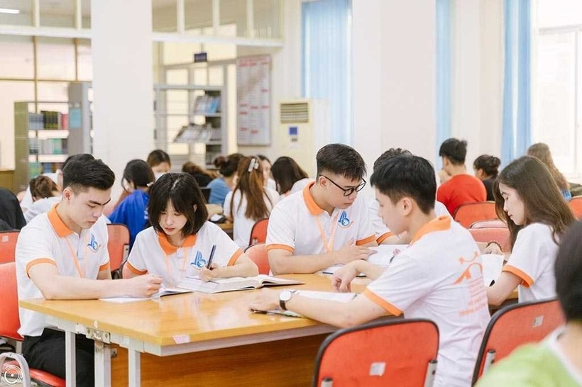 Sinh viên nhiều trường đại học có việc làm ngay khi chưa nhận bằng. Ảnh minh họa