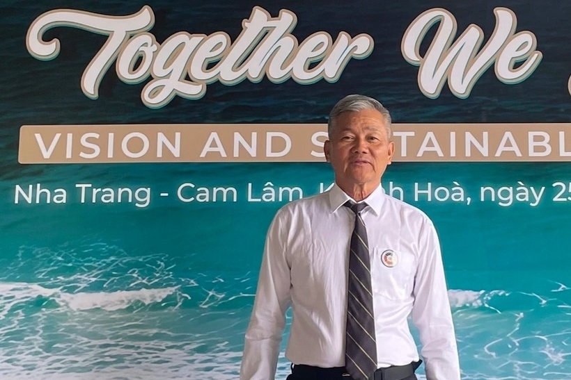 PGS.TS.Vũ Anh Tuấn, giảng viên cao cấp Đại học Kinh tế TP.HCM (UEH) viết thư tay gửi sinh viên đầy xúc động. (Ảnh: NVCC/ Dân trí).