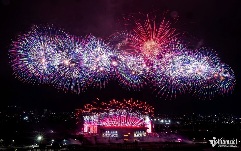 Chương trình bắn pháo hoa nghệ thuật tầm cao do UBND TP Hà Nội phối hợp tổ chức, dự kiến diễn ra lúc 20h. Ảnh: Vietnamnet.