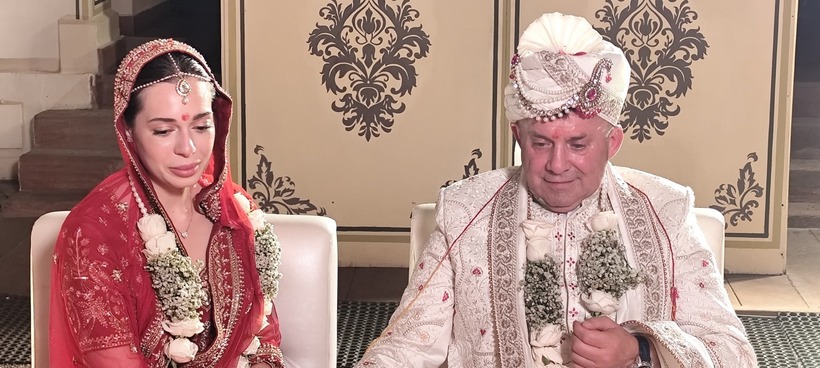 Chú rể ông Stanislav và vợ là Anhelena. Ảnh: ETV Bharat.