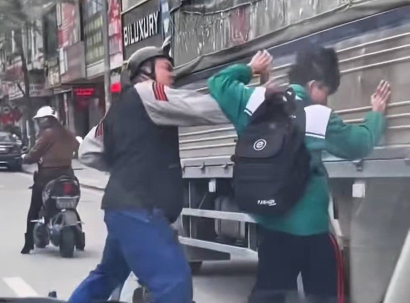 Hình ảnh ghi lại sự việc. Ảnh: VTC News