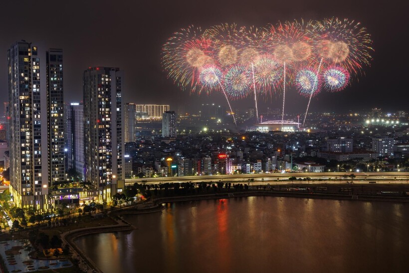 Những chủng loại pháo lần đầu tiên xuất hiện tại Việt Nam cùng hiệu ứng nghệ thuật lập trình riêng cho đại nhạc hội. Ảnh: Sun Group