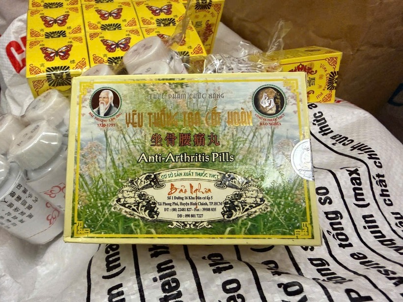 Các sản phẩm thuốc đông y giả bị thu giữ. Ảnh: Tuổi trẻ