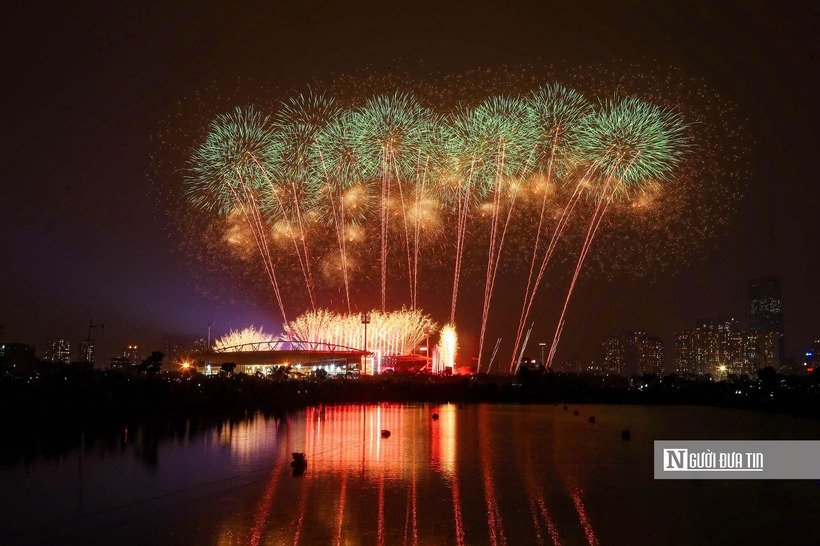 Pháo hoa rực rỡ, nghệ thuật thăng hoa mừng thành công Đại hội Đảng XIV - 21