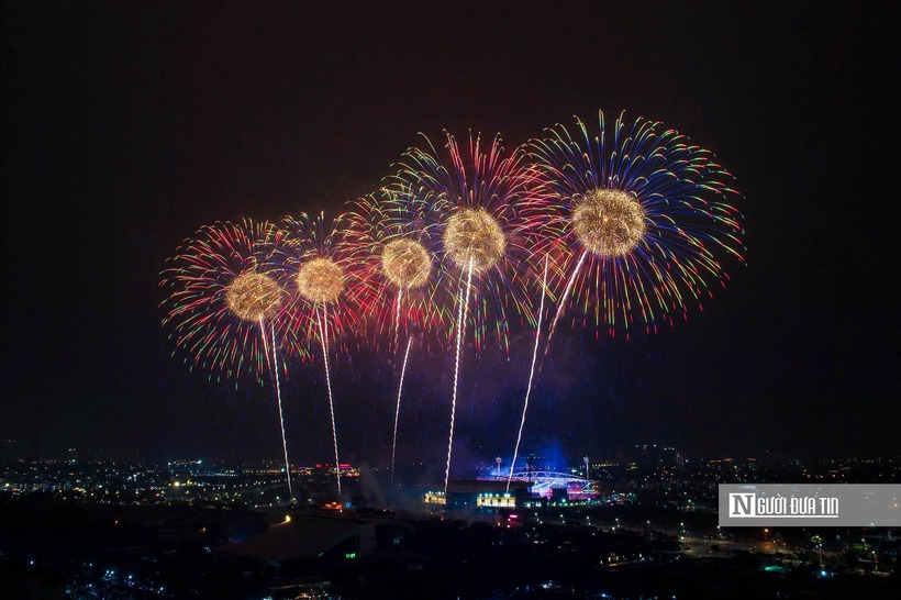 Pháo hoa rực rỡ, nghệ thuật thăng hoa mừng thành công Đại hội Đảng XIV - 25