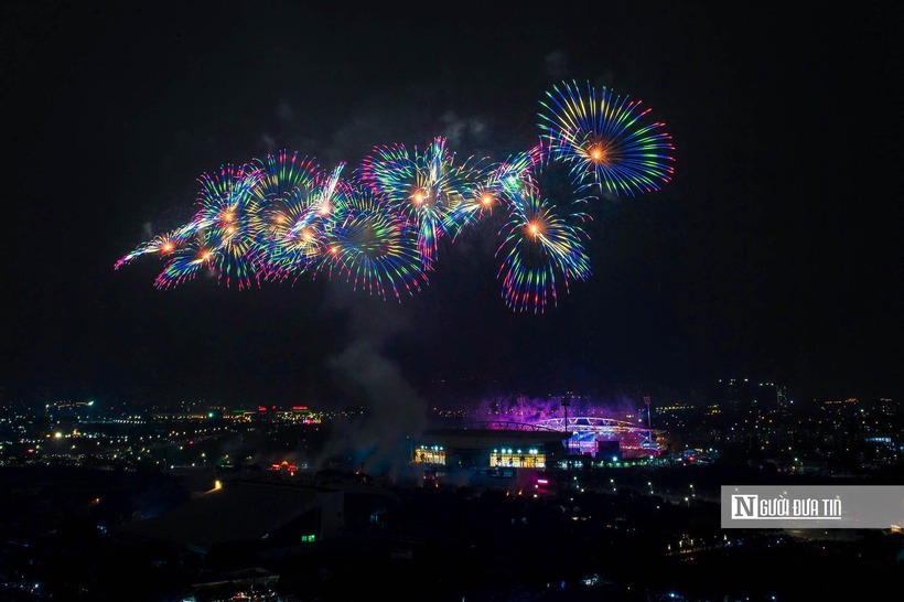 Pháo hoa rực rỡ, nghệ thuật thăng hoa mừng thành công Đại hội Đảng XIV - 26