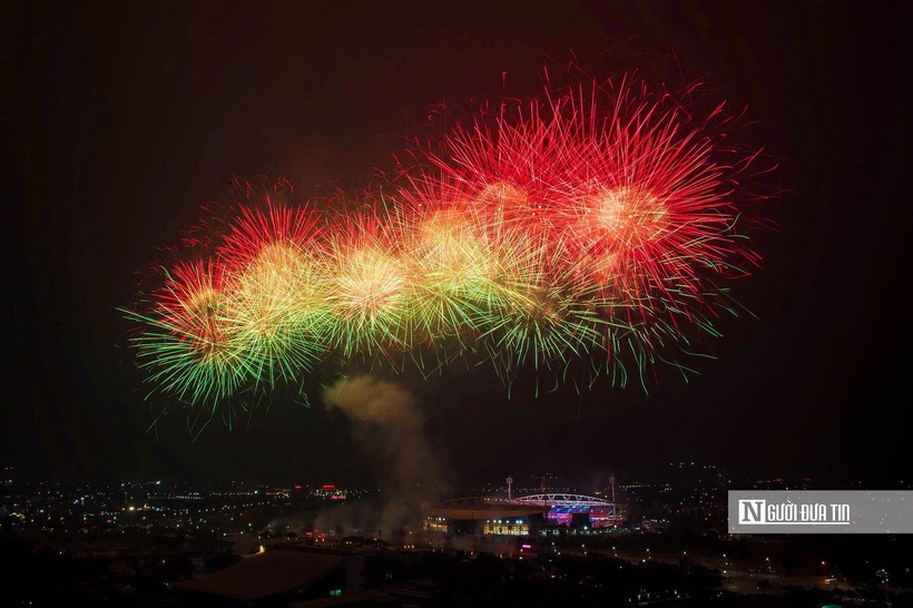 Pháo hoa rực rỡ, nghệ thuật thăng hoa mừng thành công Đại hội Đảng XIV - 27