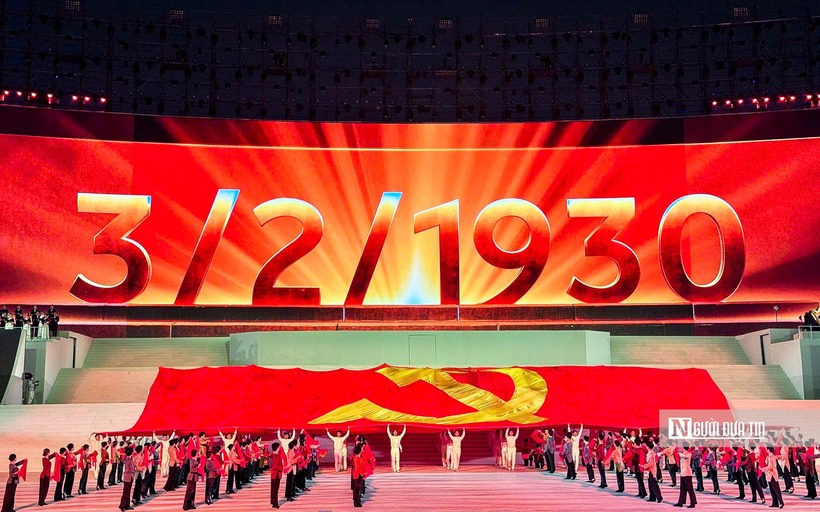 Tối 23/1, chương trình nghệ thuật đặc biệt "Dưới lá cờ vẻ vang của Đảng" được tổ chức trọng thể, chào mừng thành công Đại hội đại biểu toàn quốc lần thứ XIV của Đảng Cộng sản Việt Nam, đồng thời kỷ niệm 96 năm Ngày thành lập Đảng (3/2/1930 - 3/2/2026).