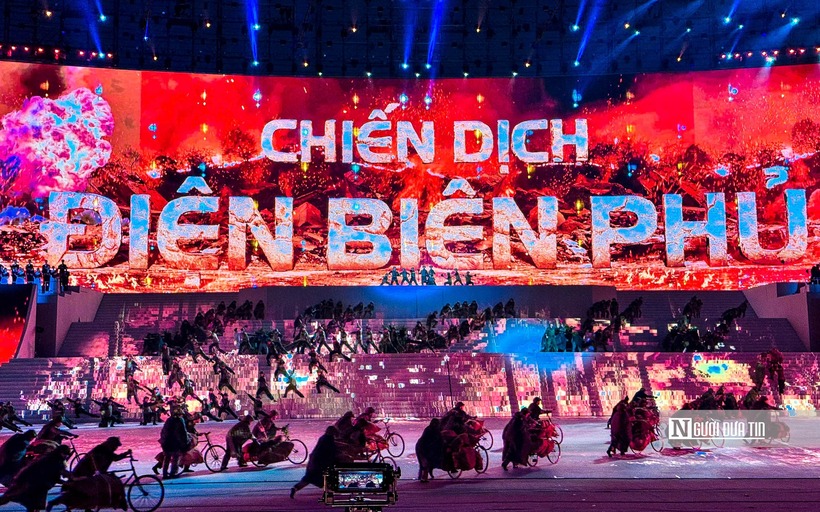 Pháo hoa rực rỡ, nghệ thuật thăng hoa mừng thành công Đại hội Đảng XIV - 10