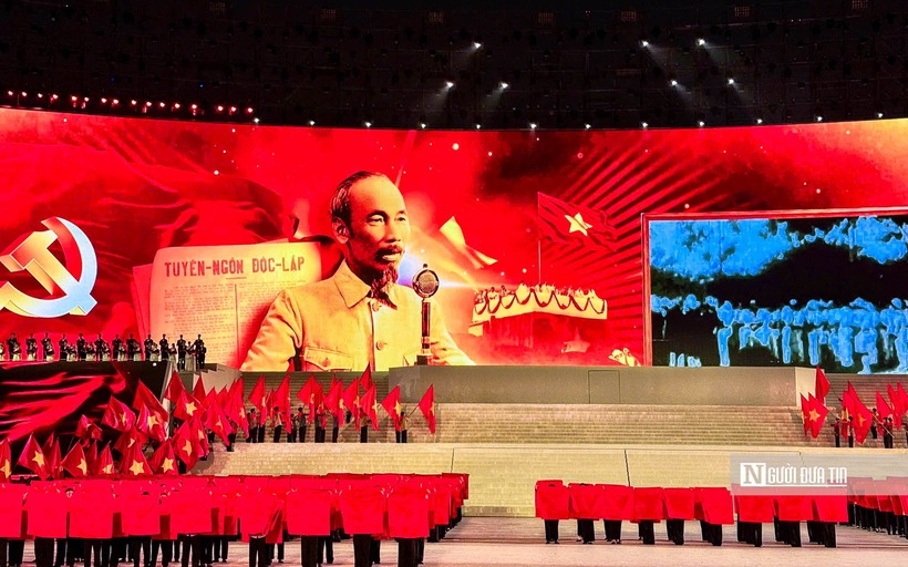 Pháo hoa rực rỡ, nghệ thuật thăng hoa mừng thành công Đại hội Đảng XIV - 8