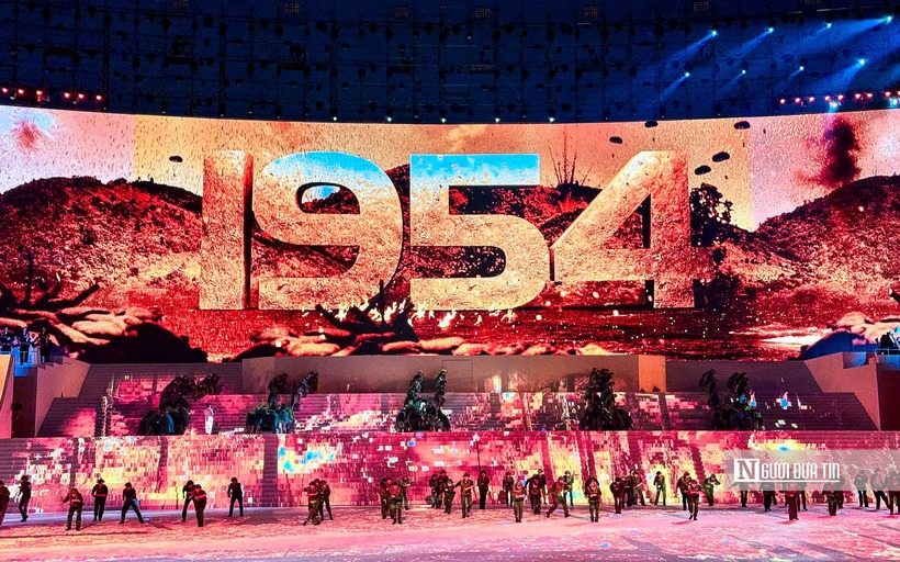 Pháo hoa rực rỡ, nghệ thuật thăng hoa mừng thành công Đại hội Đảng XIV - 11