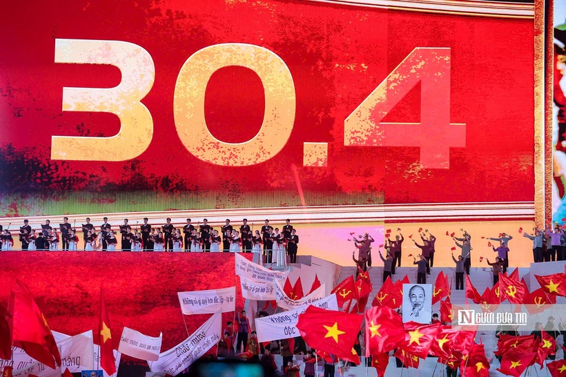 Pháo hoa rực rỡ, nghệ thuật thăng hoa mừng thành công Đại hội Đảng XIV - 14