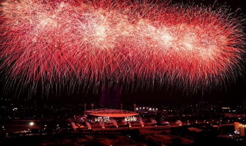 Không cần đợi giao thừa, "vua pháo hoa" Sun Group khiến Mỹ Đình rực sáng như lễ hội pháo hoa thế giới - 11