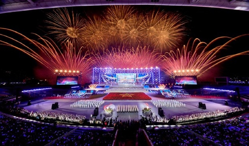 Không cần đợi giao thừa, "vua pháo hoa" Sun Group khiến Mỹ Đình rực sáng như lễ hội pháo hoa thế giới - 4