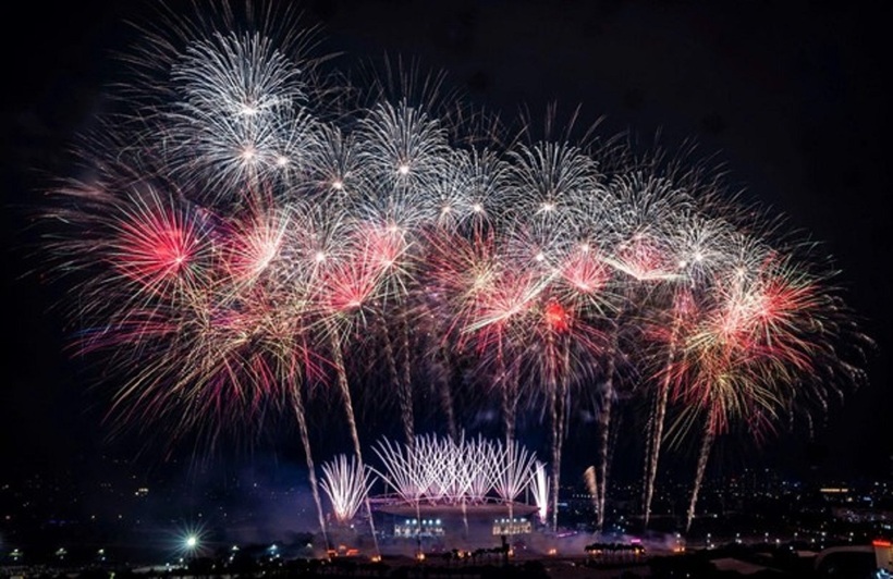 Không cần đợi giao thừa, "vua pháo hoa" Sun Group khiến Mỹ Đình rực sáng như lễ hội pháo hoa thế giới - 6