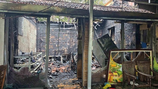 Vụ hỏa hoạn xảy ra tại một cơ sở kinh doanh homestay tại xóm Hang Đùng, phường Nam Hoa Lư, tỉnh Ninh Bình. (Ảnh: Lao động)