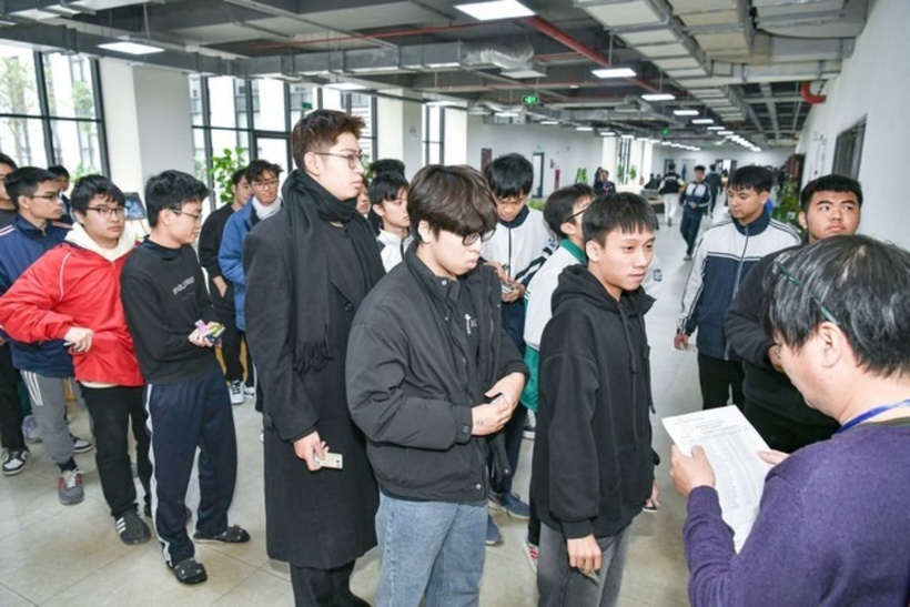 Thí sinh tham gia Kỳ thi đánh giá tư duy đợt 1 của Đại học Bách khoa Hà Nội năm ngoái. Ảnh: Sức khoẻ & Đời sống.
