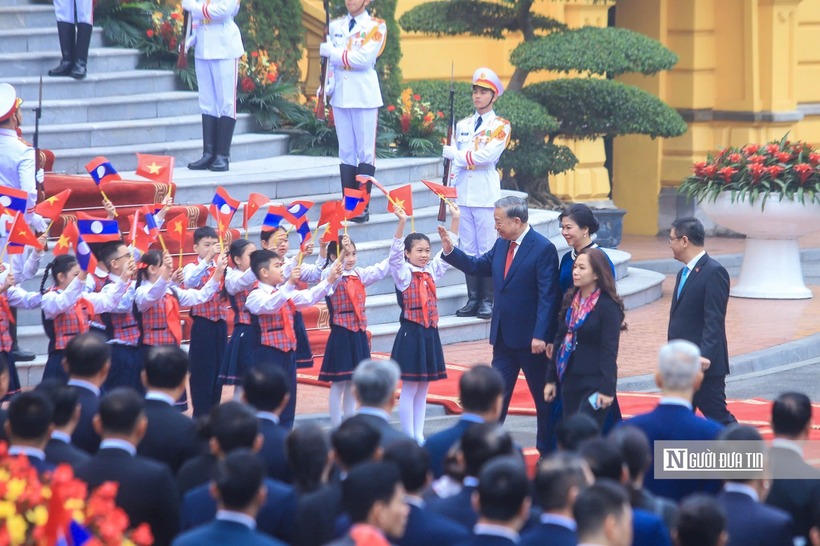 Tổng Bí thư Tô Lâm và Phu nhân chủ trì Lễ đón.