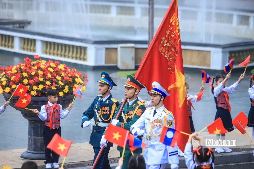 Đội Danh dự Quân đội nhân dân Việt Nam.