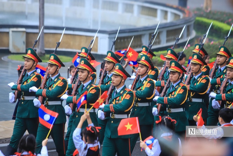 Đội Danh dự Quân đội nhân dân Việt Nam.